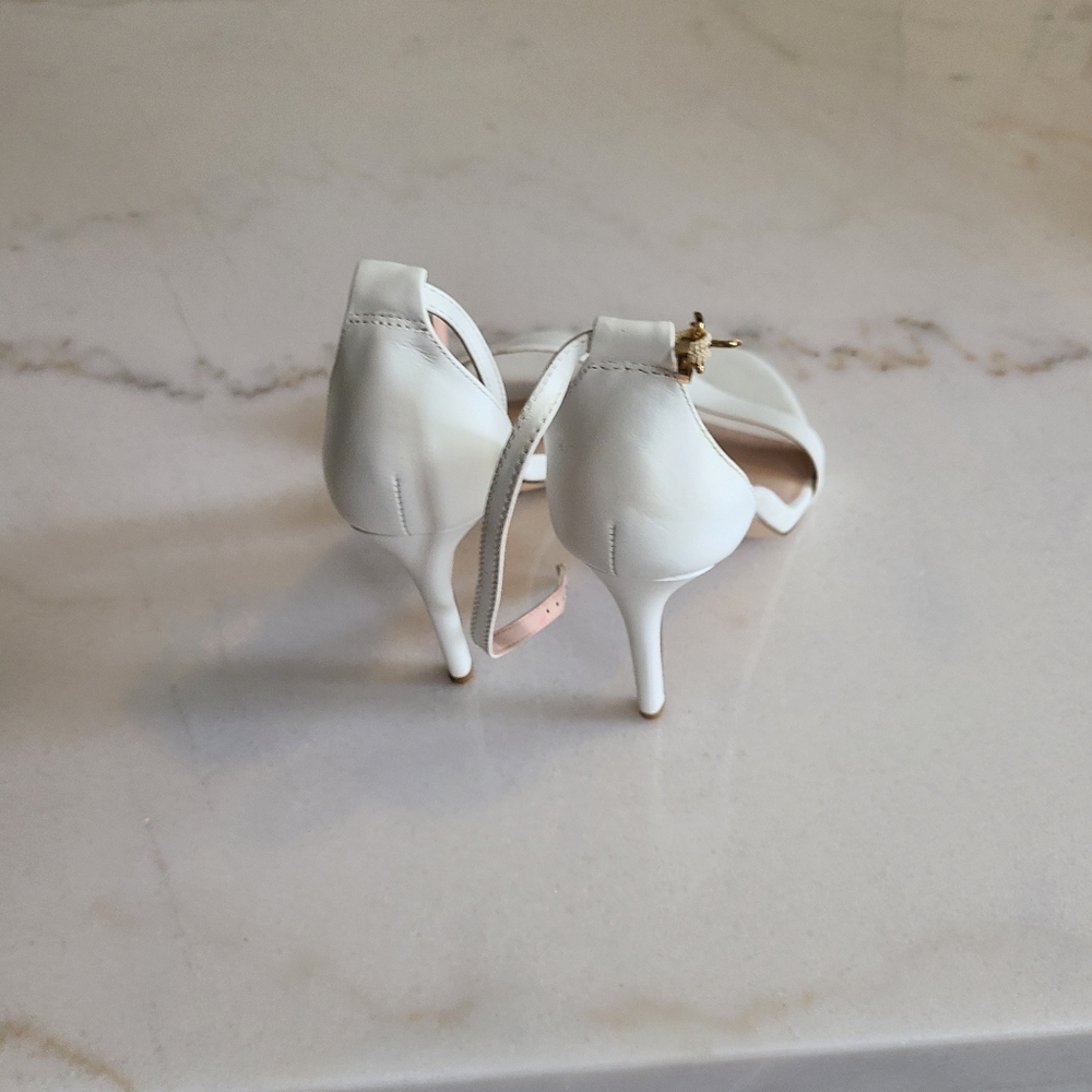 Shoes - Picture 5 of 5